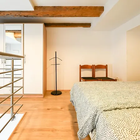 Apartma N'poznam Tobacna 2 Apartment *