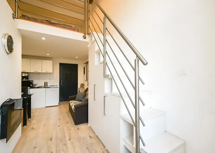 Apartma N'poznam Tobacna 2 *