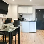 Apartma N'poznam Tobacna 2 Apartment *