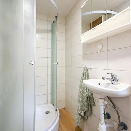 Apartma N'poznam Tobacna 2 卢布尔雅那