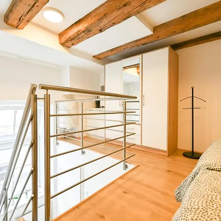 Apartment Apartma N'poznam Tobacna 2