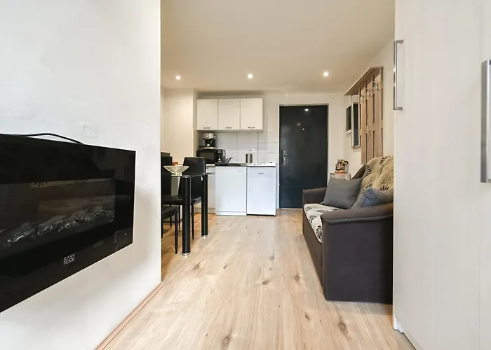 Apartment Apartma N'poznam Tobacna 2 *